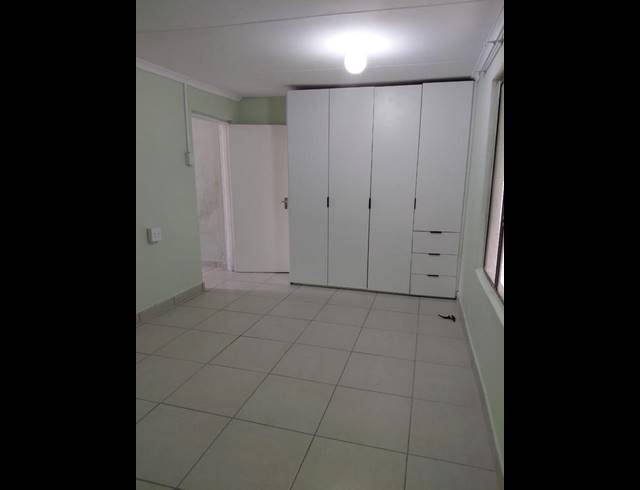 1 BEDROOM PROPERTY TO RENT IN LOMBARDY EAST